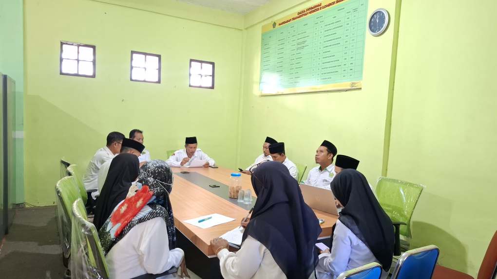Kepsek MTsN 2 Lobar: Pemimpin Madrasah Harus Solutif, Kolaboratif, dan Adaptif 1 IMG 20260526 WA0025